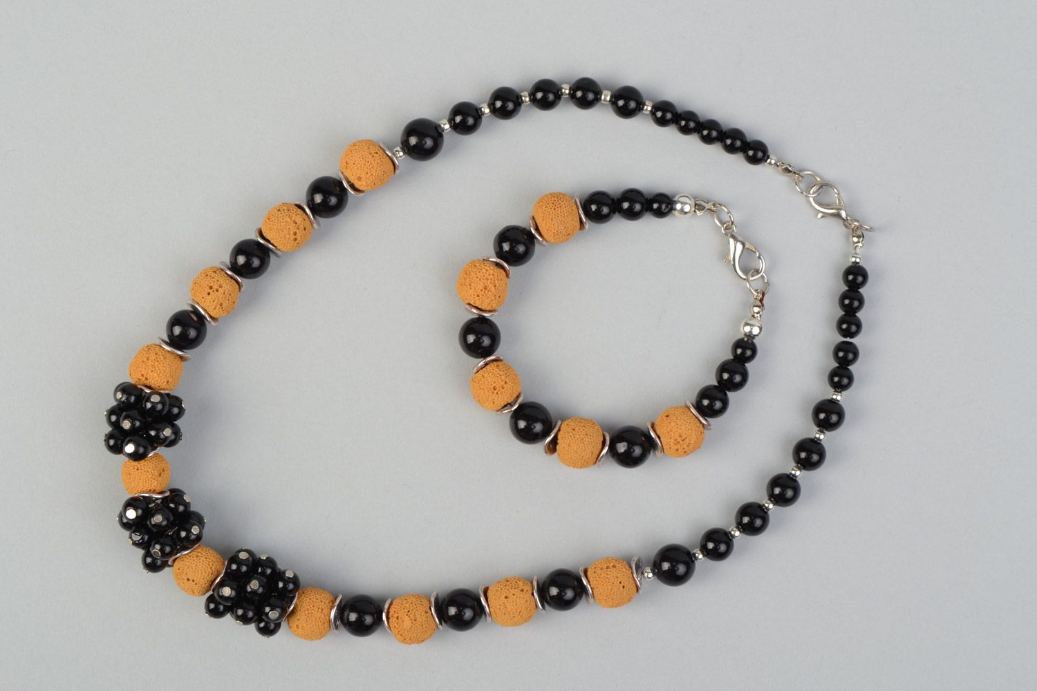 Handmade Achat Schmuckset Halskette und Armband mit vulkanischer Lava schwarz gelb foto 2