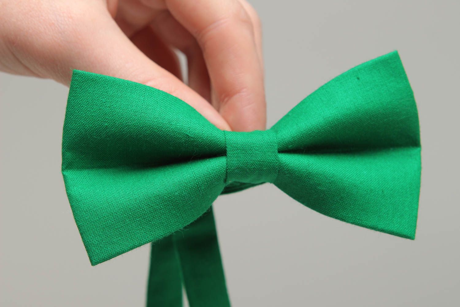 Cotton fabric bow tie of green color photo 4