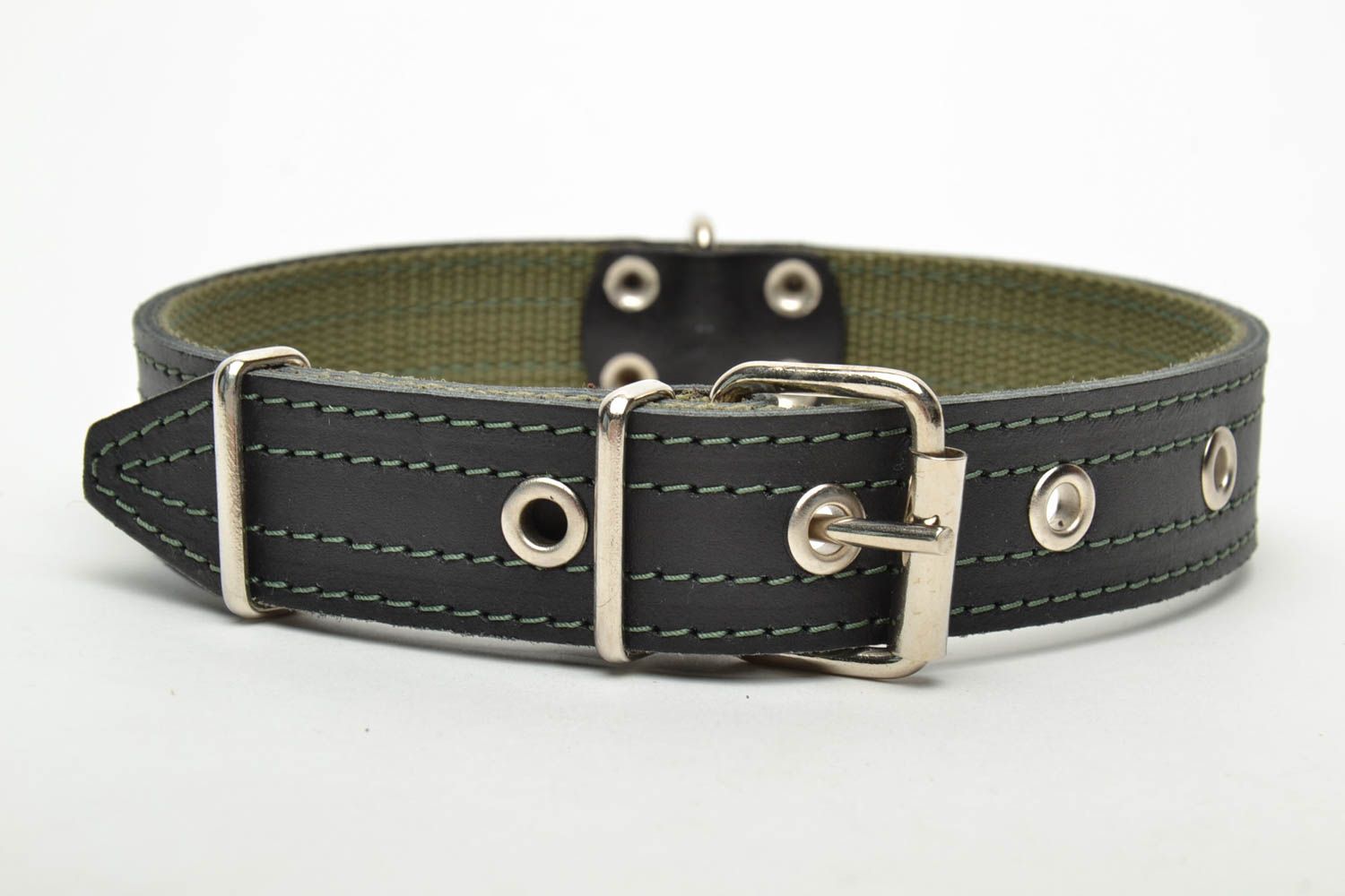 Handmade leather dog collar photo 2