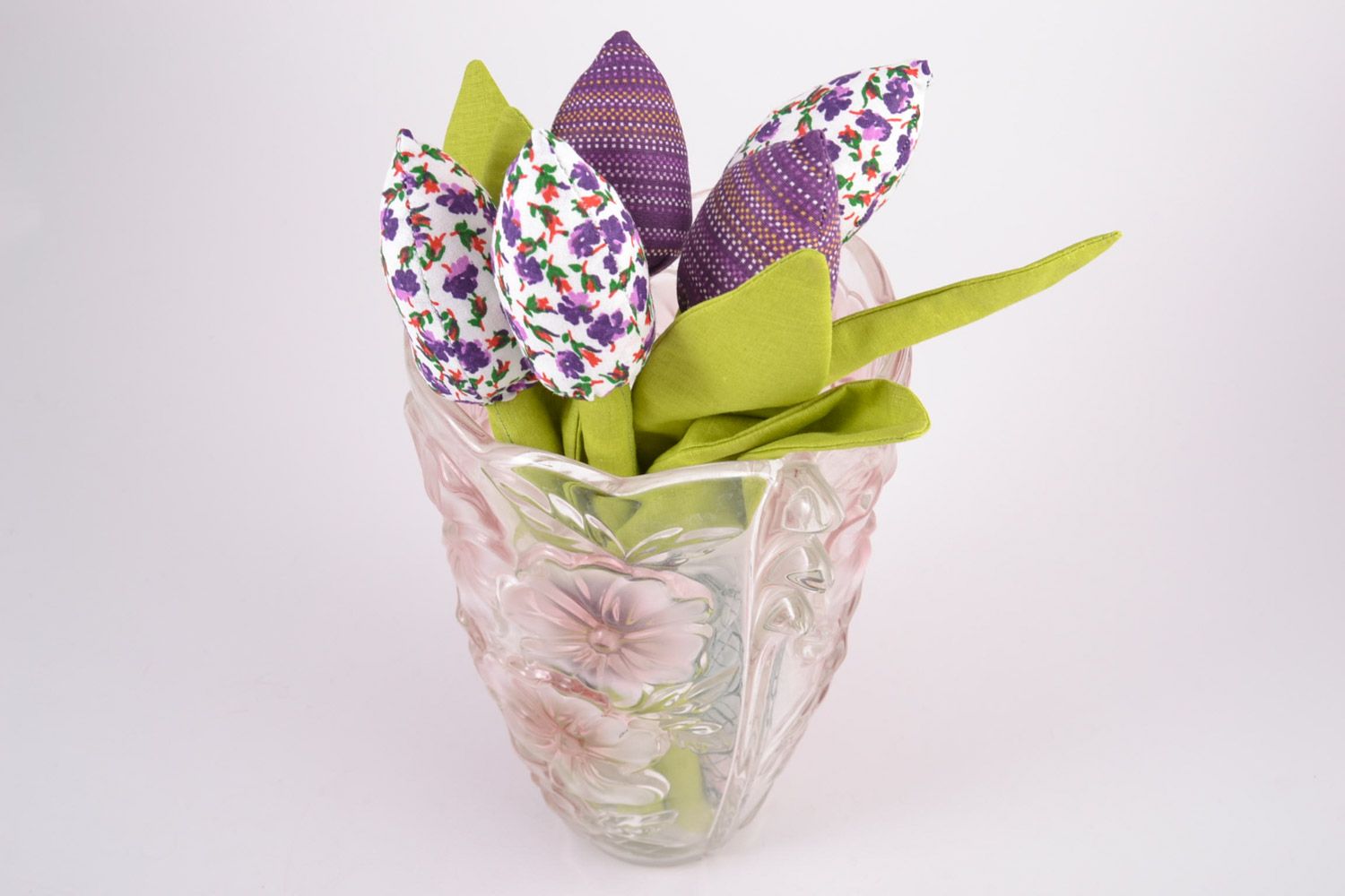 Красочный букет тюльпанов из ткани ручной работы 5 штук сиреневые фото 1