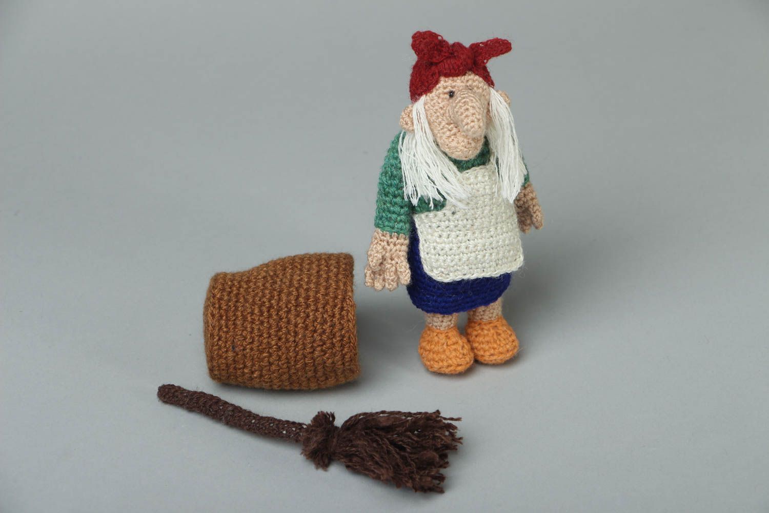 Poupée tricotée sorcière originale faite main jouet pratique pour enfant photo 3