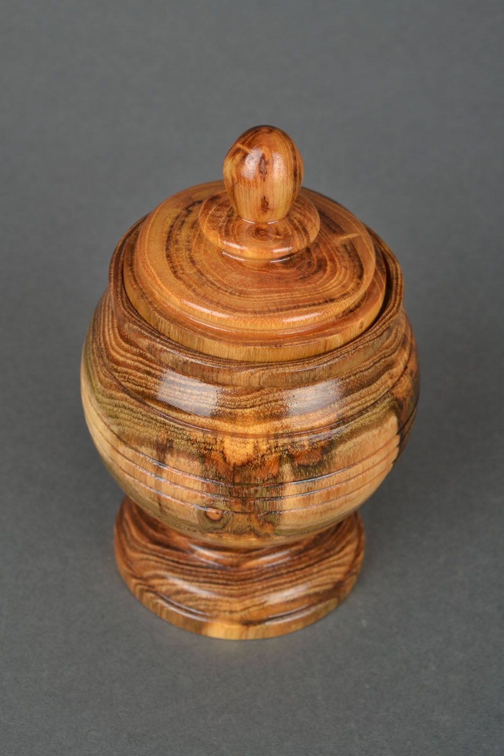 Pot avec couvercle en bois couvert de vernis photo 3