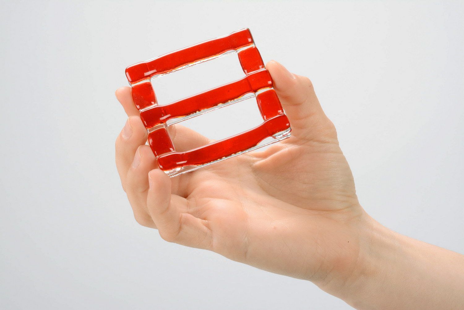 Cabide para lenços vermelho de fusão de vidro.  foto 1