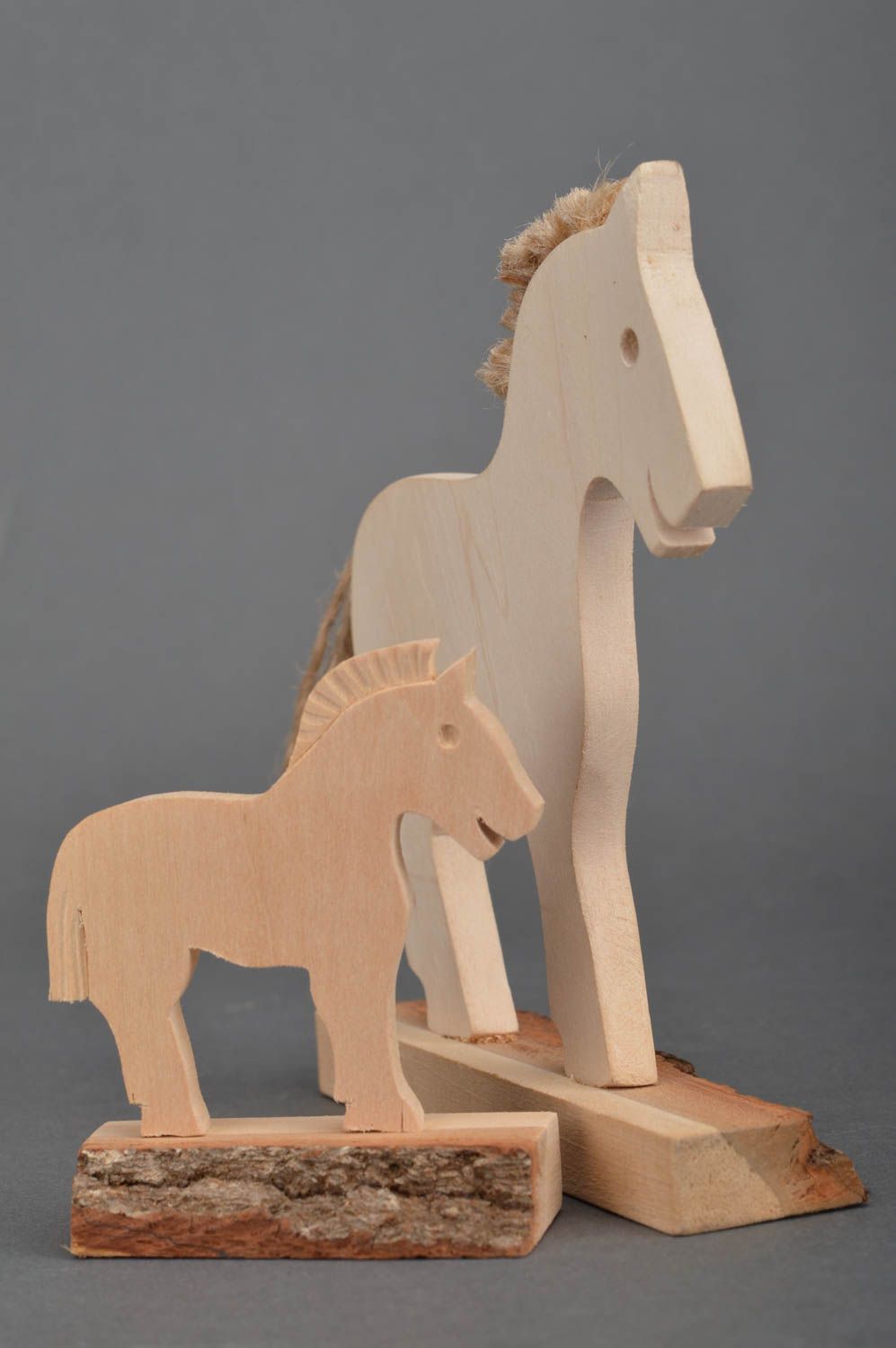 Holz Pferde handmade Wohnzimmer Deko Spielsachen für Kinder Set 2 Stück schön foto 4