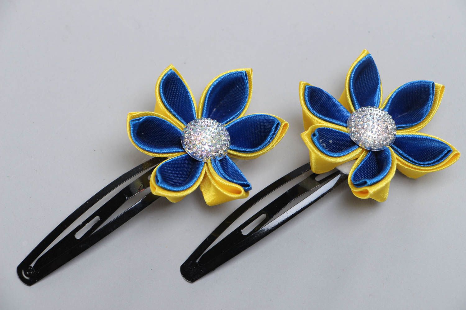Ensemble de pinces à cheveux fleurs kanzashi faites main bleu-jaune 2 pièces photo 2