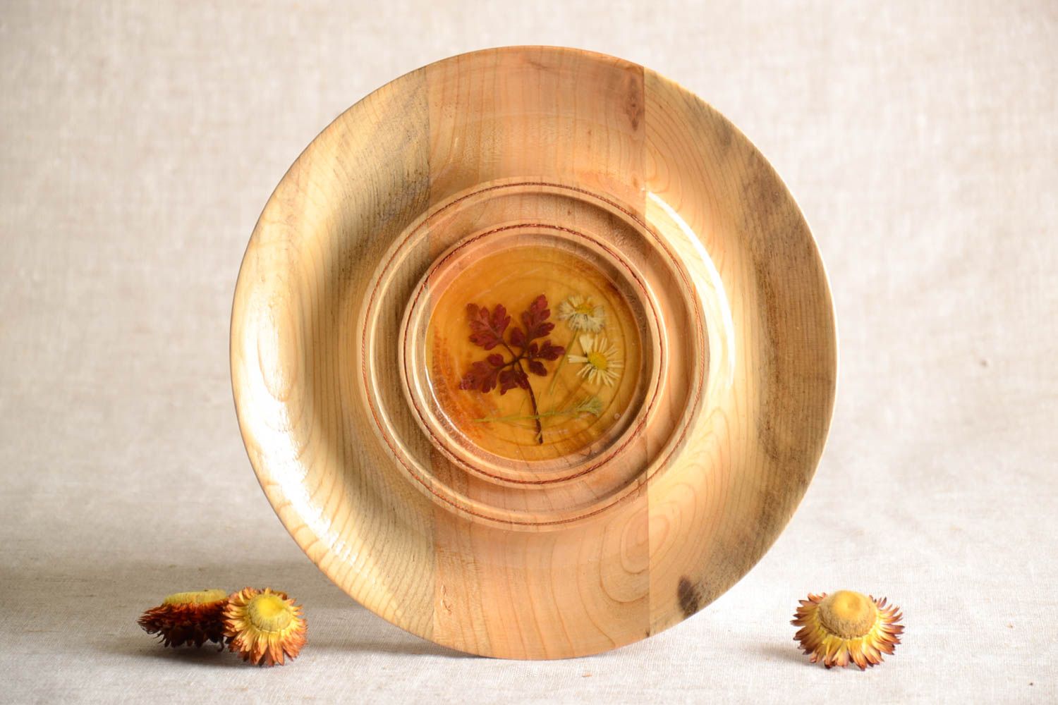 Деревянная посуда ручной работы подарочная тарелка красивая декор на стену фото 1