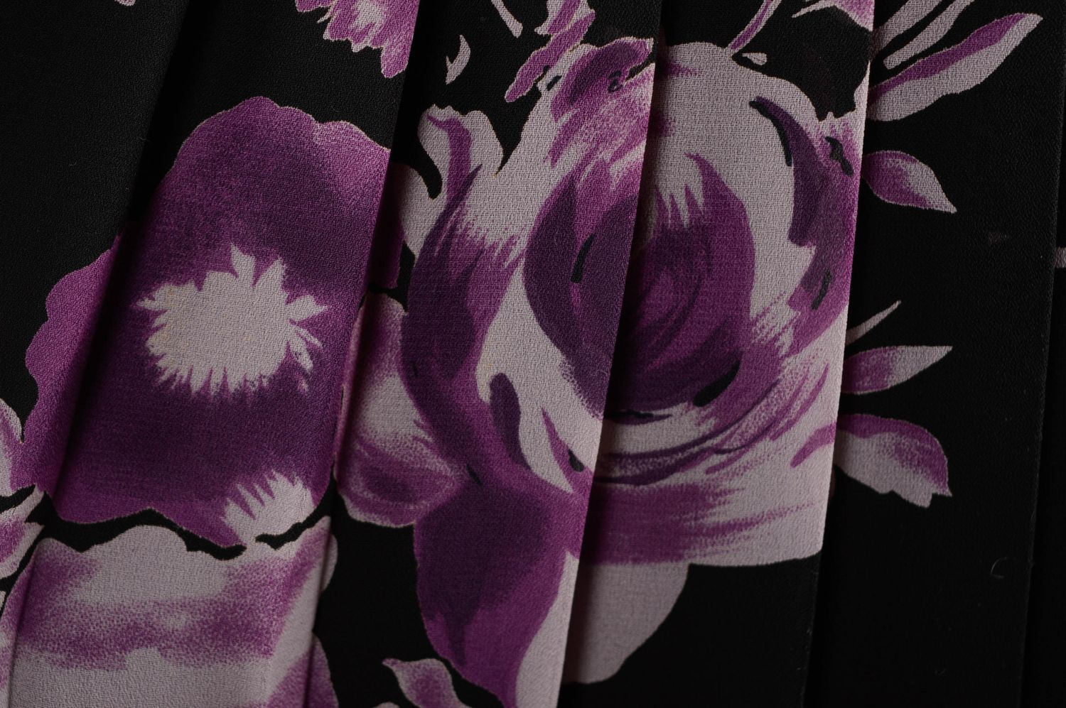Longue robe tricotée au crochet violette photo 4