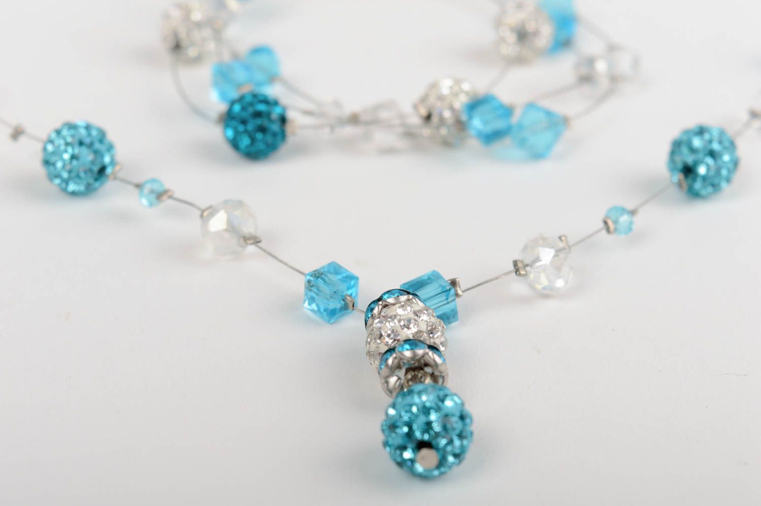 Ensemble de bijoux faits main collier boucles d'oreilles bracelet bleu clair photo 3