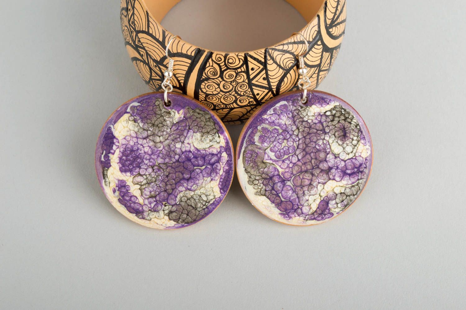 Juwelier Modeschmuck Accessoire für Frauen handgemachte Ohrringe stilvoll schön foto 1