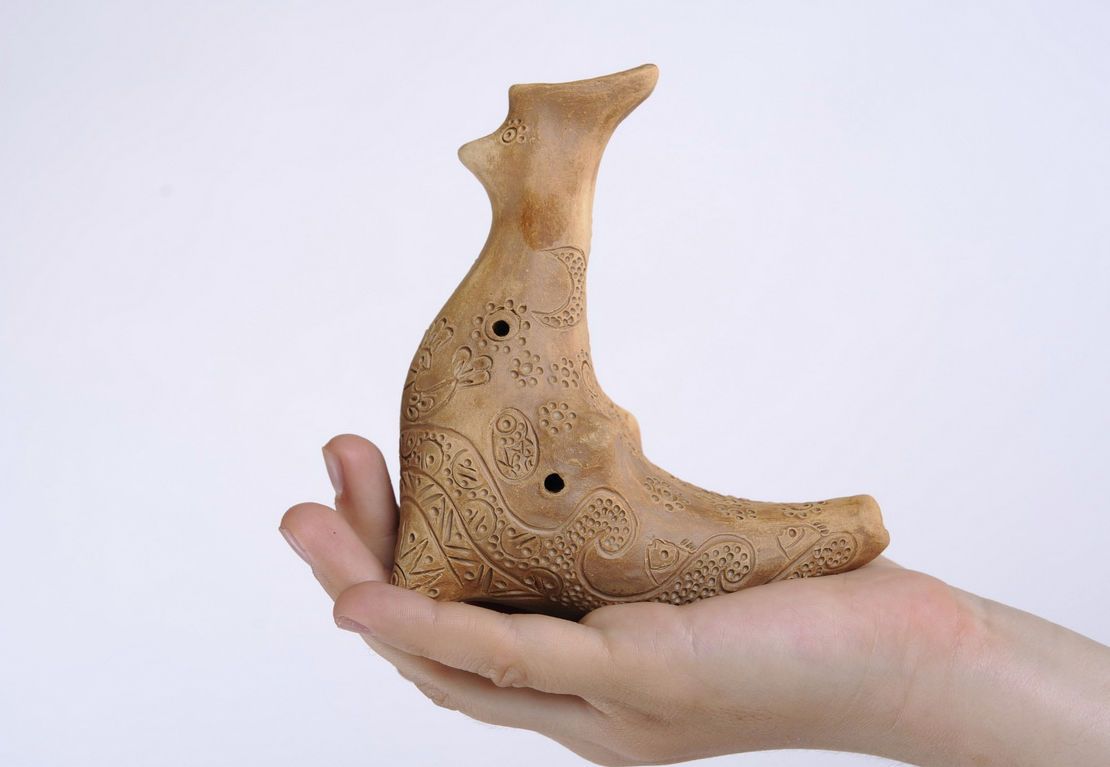 Sifflet en céramique modelé de l'argile Oiseau  photo 4