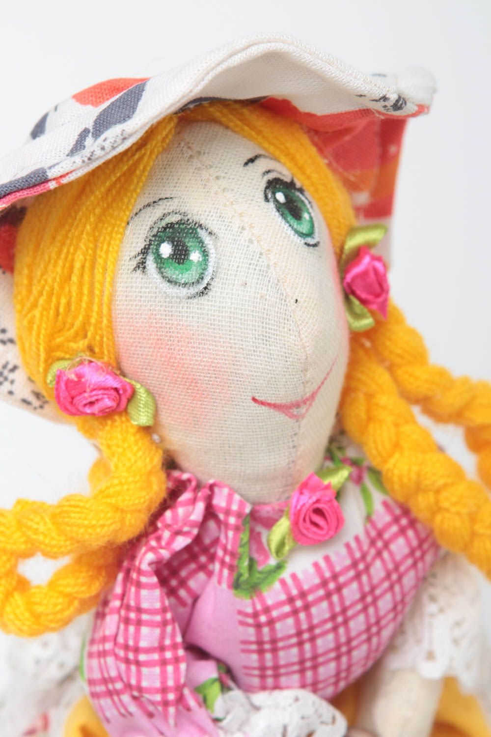 Оригинальный чехол для чайника в виде текстильной куклы с чашкой ручная работа фото 3