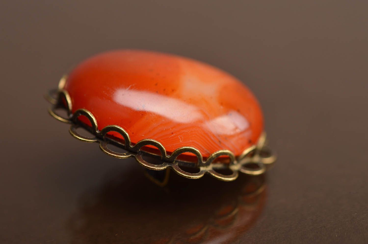 Broche metálico con piedra natural artesanal original ovalado vintage anaranjado foto 2