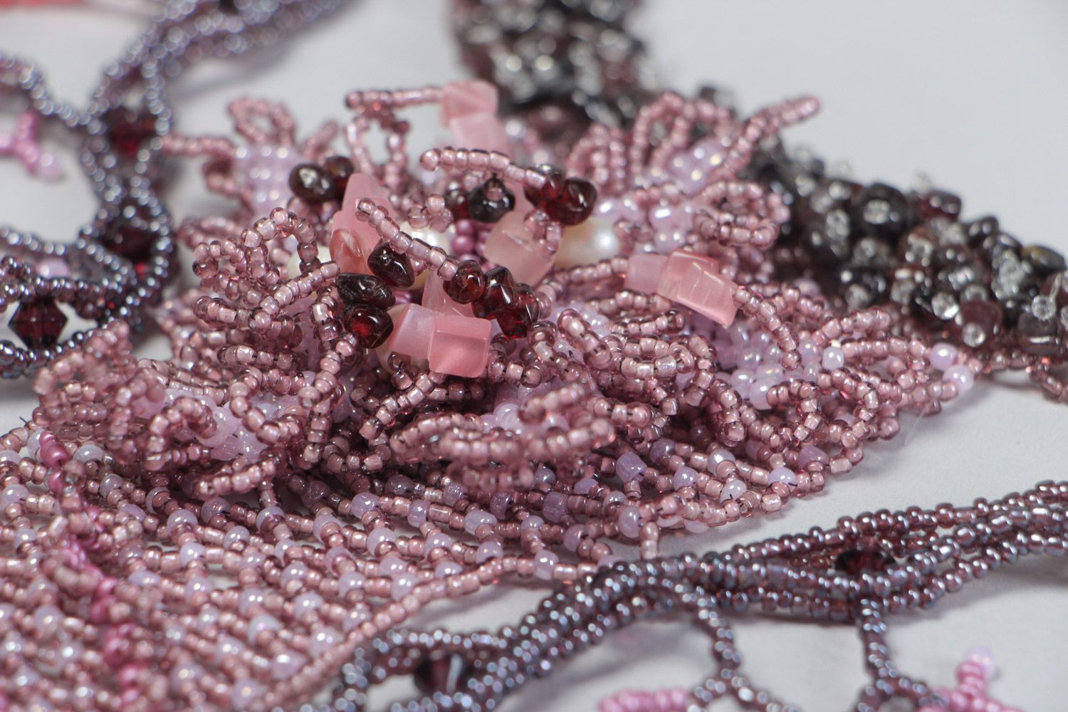 Handmade rosa Collier aus Glasperlen mit echten Steinen Granat und Flußperlen toll foto 4