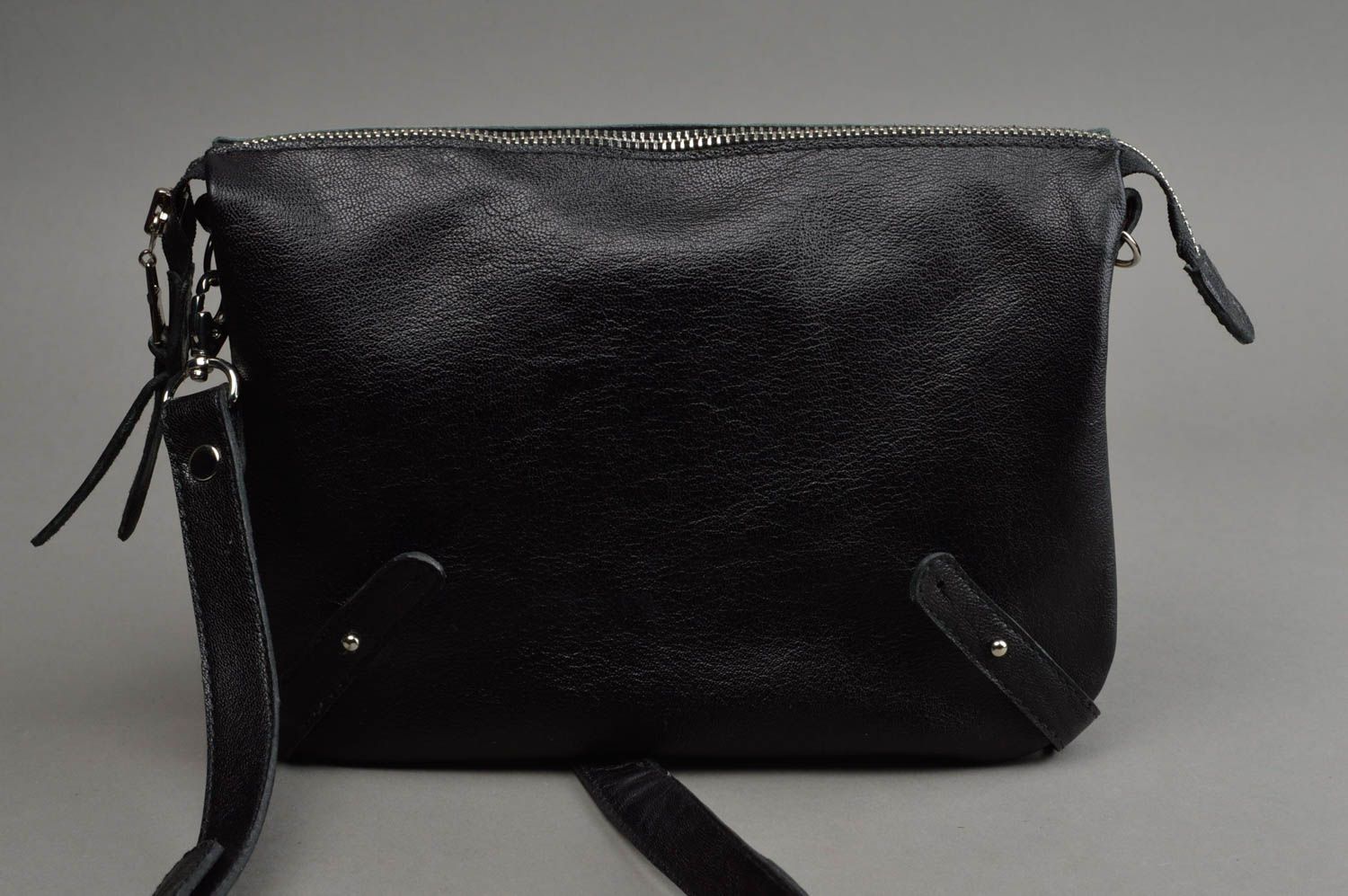 Petit sac à bandoulière en cuir noir 3 compartiments fait main pour femme photo 3