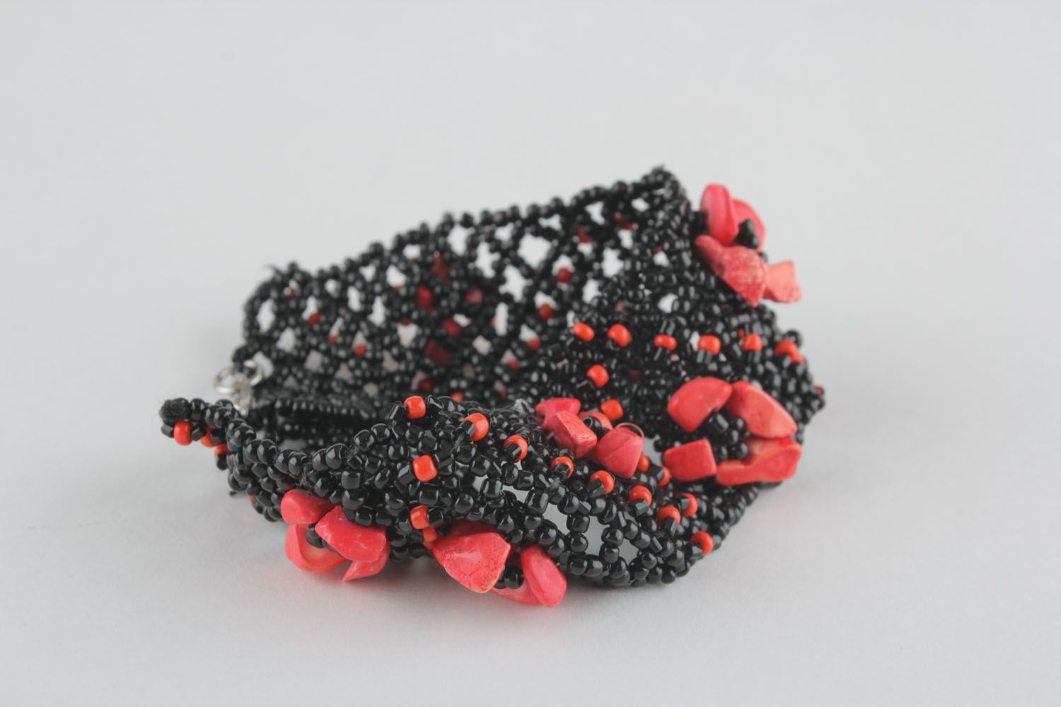 Beaded bracelet with corals photo 3