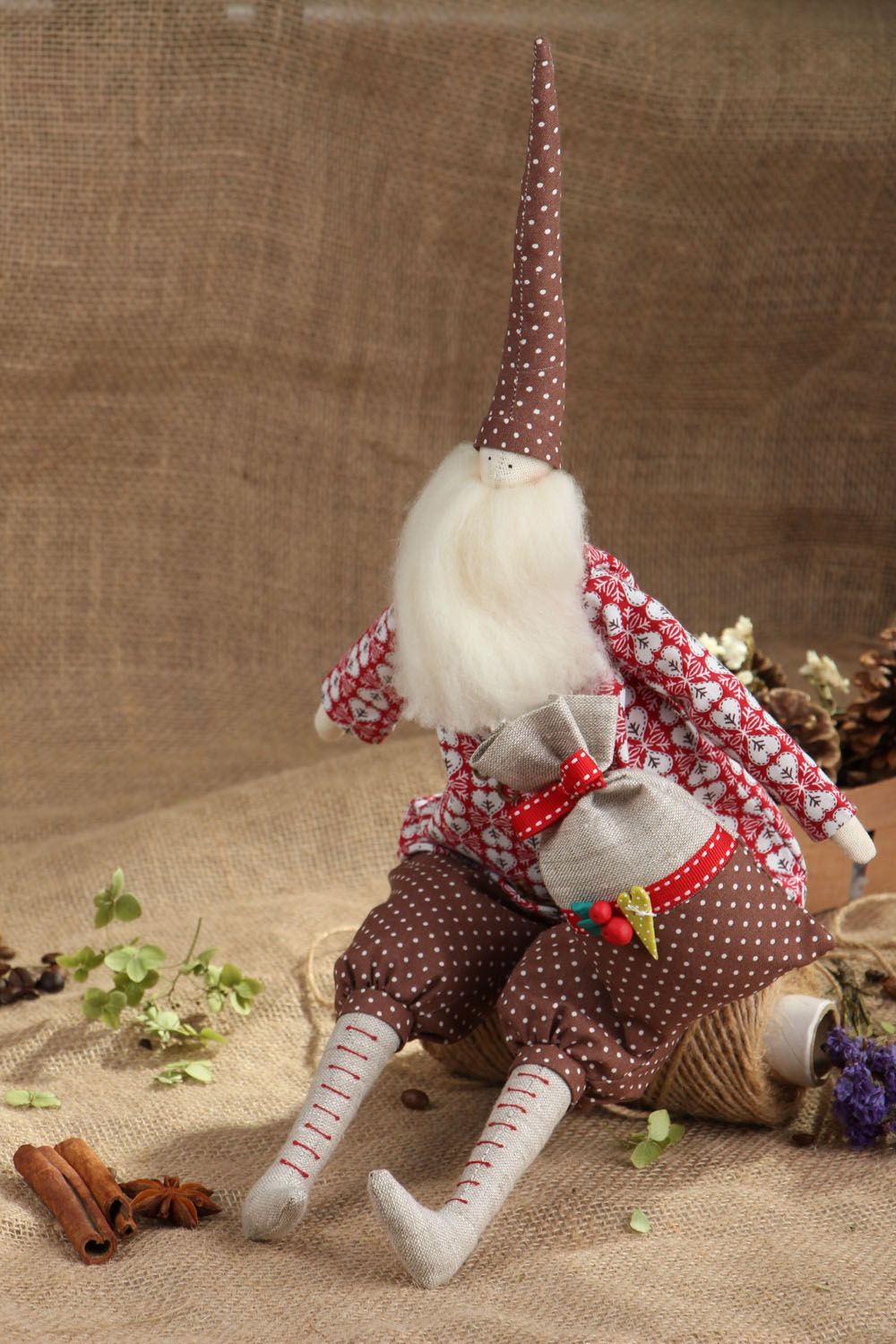 Kuschelige Puppe Santa mit Geschenk foto 5