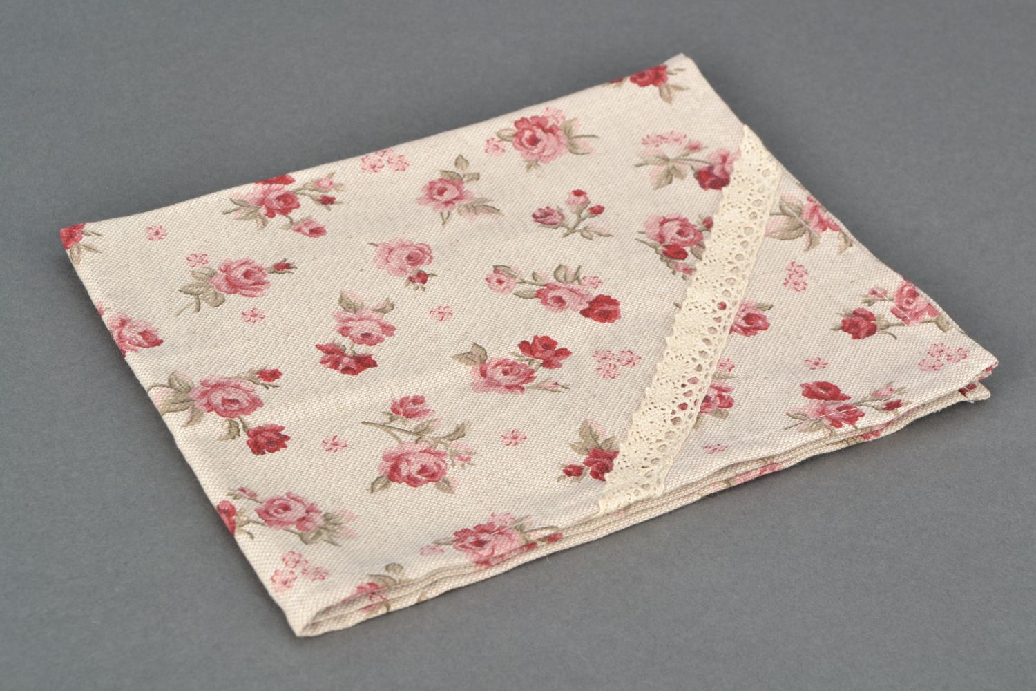 Decorative napkin made of cotton and polyamide fabric with floral print and lace photo 3