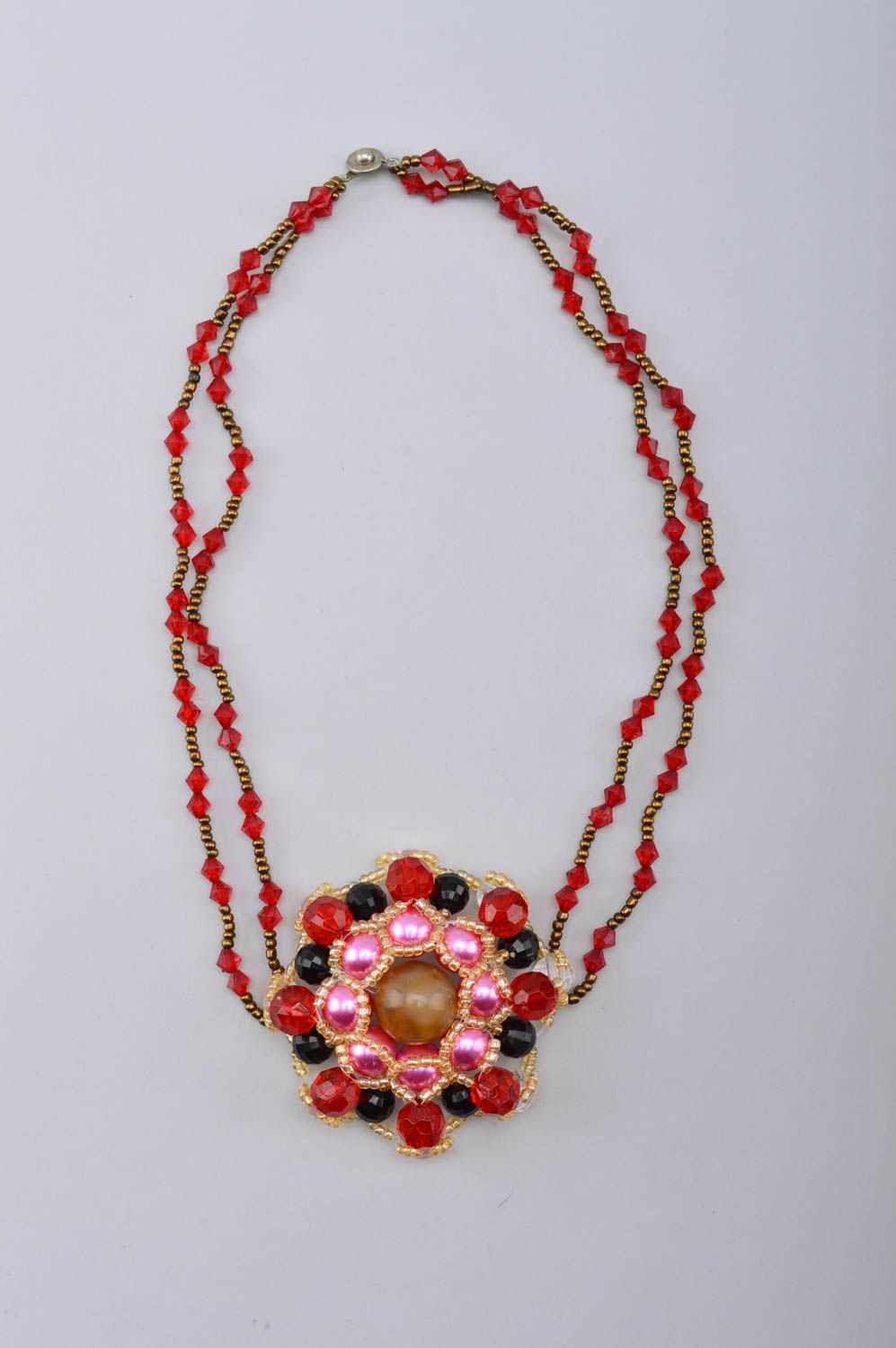 Collier en perles de rocaille Bijou fait main rouge avec fleur Cadeau pour femme photo 2