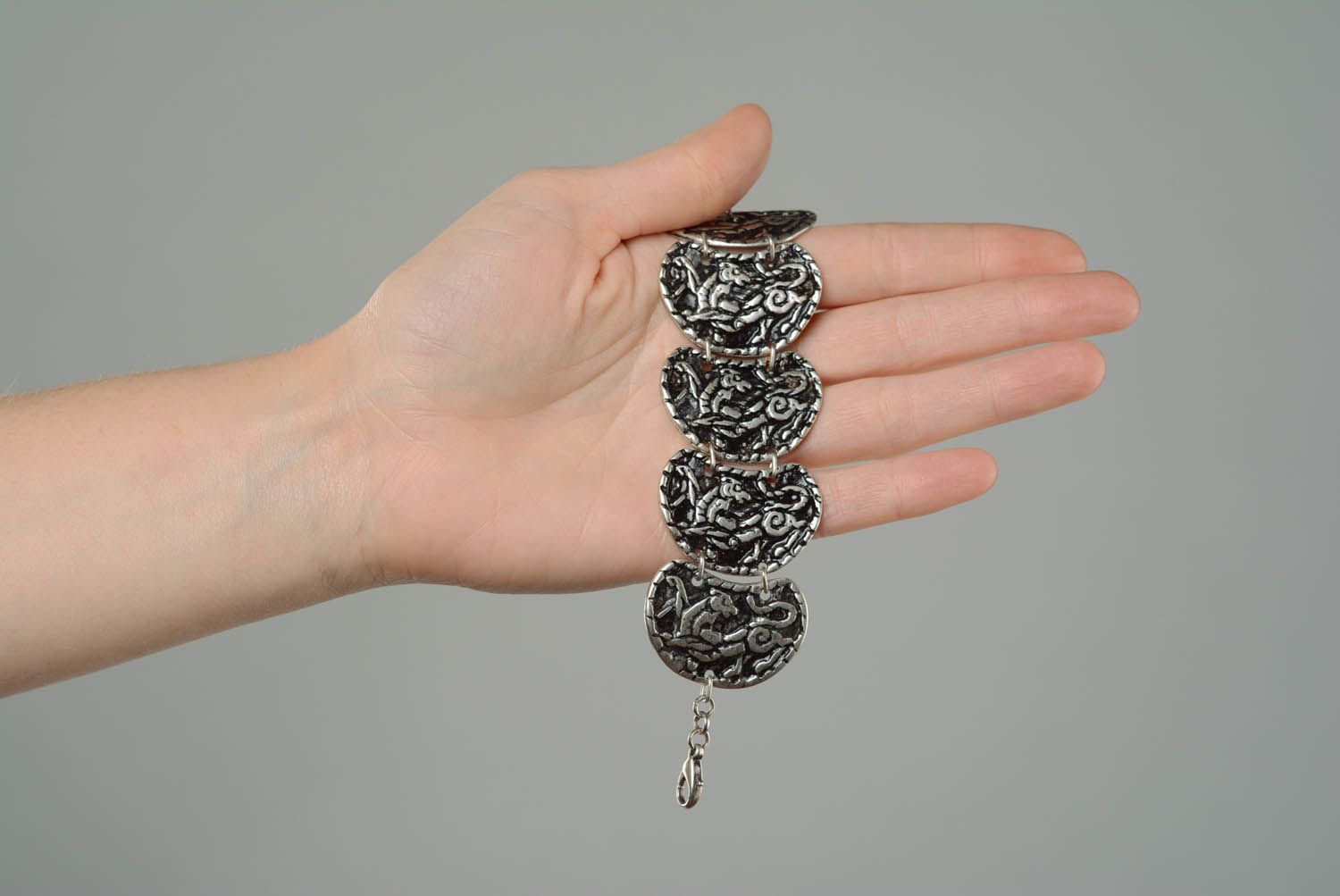 Bracelete de liga de metal feito à mão pulseira feminina de metal  foto 3