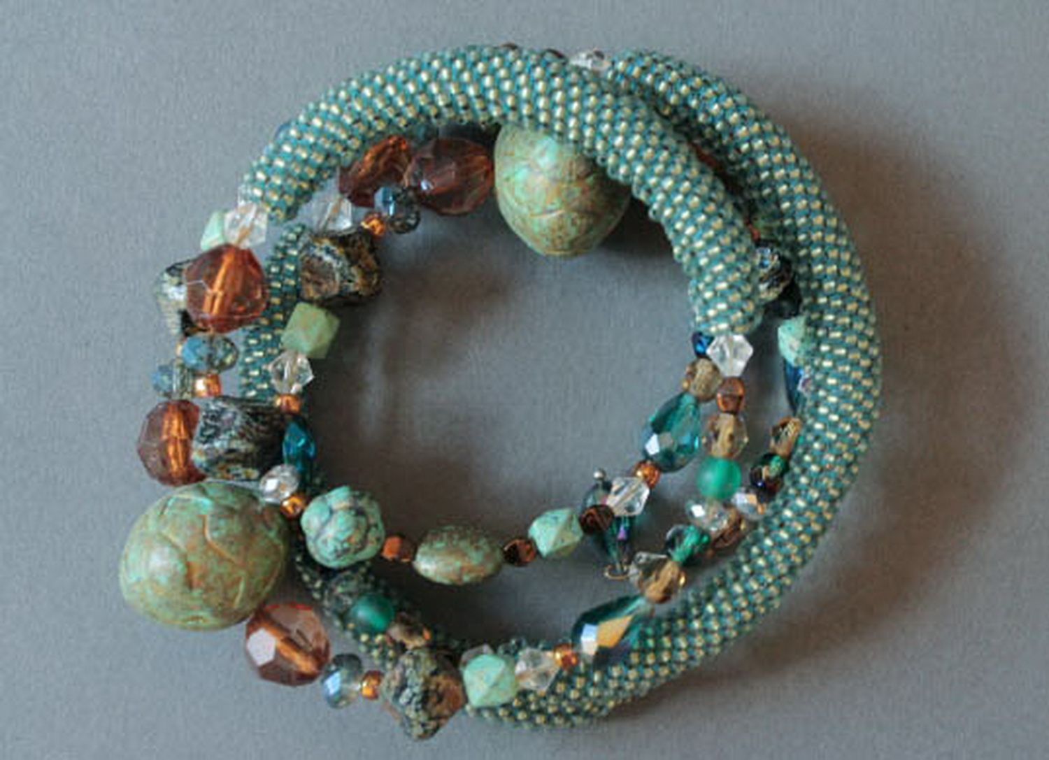 Three layers light pale green bead bracelet with decorative stones photo 7
