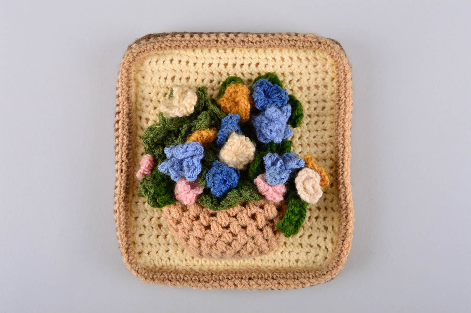 Petit tableau tricoté au crochet Tableau fait main avec fleurs Décoration maison photo 2
