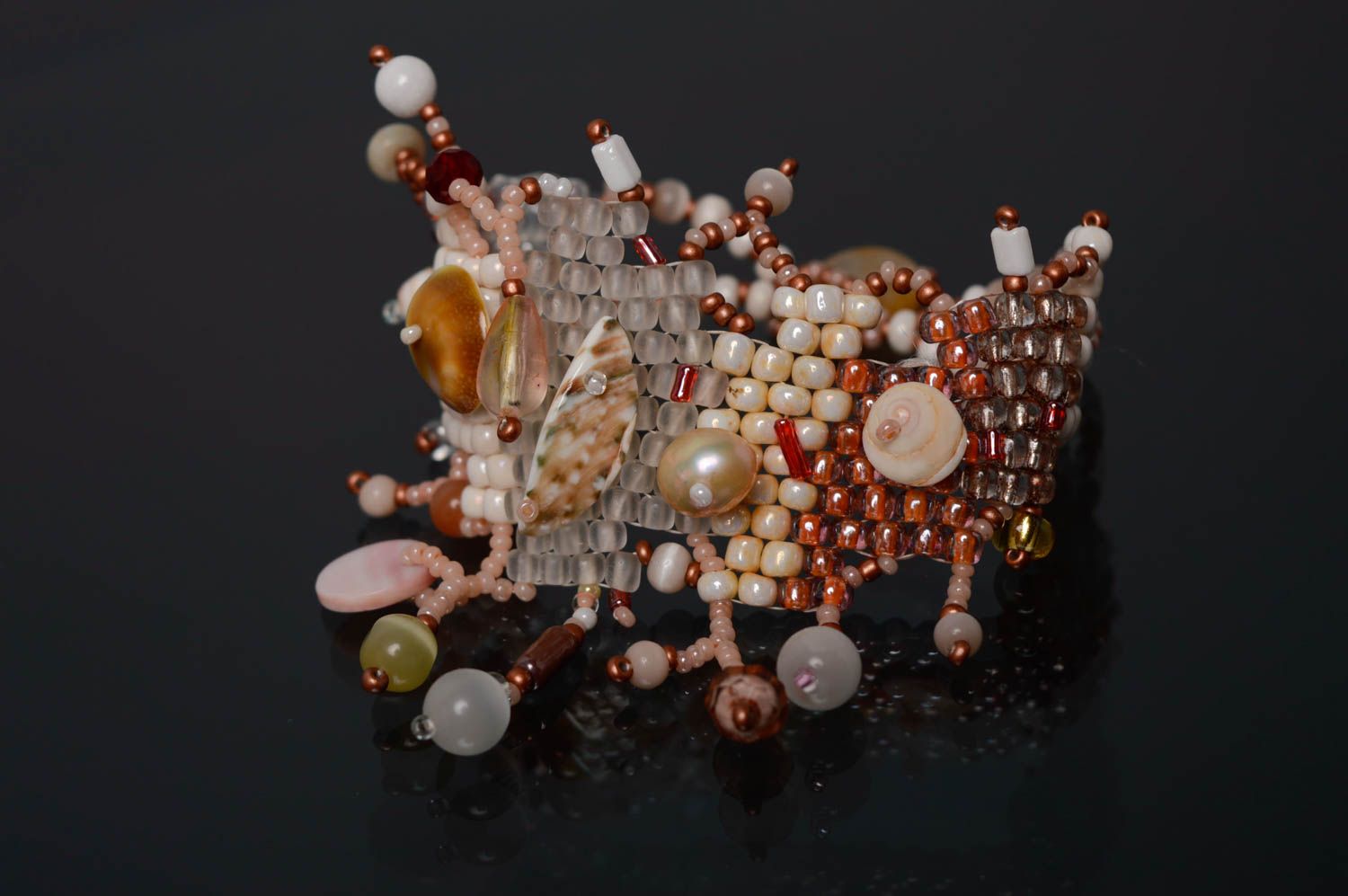 Bracelet en perles de rocaille avec coquille de style marin photo 1