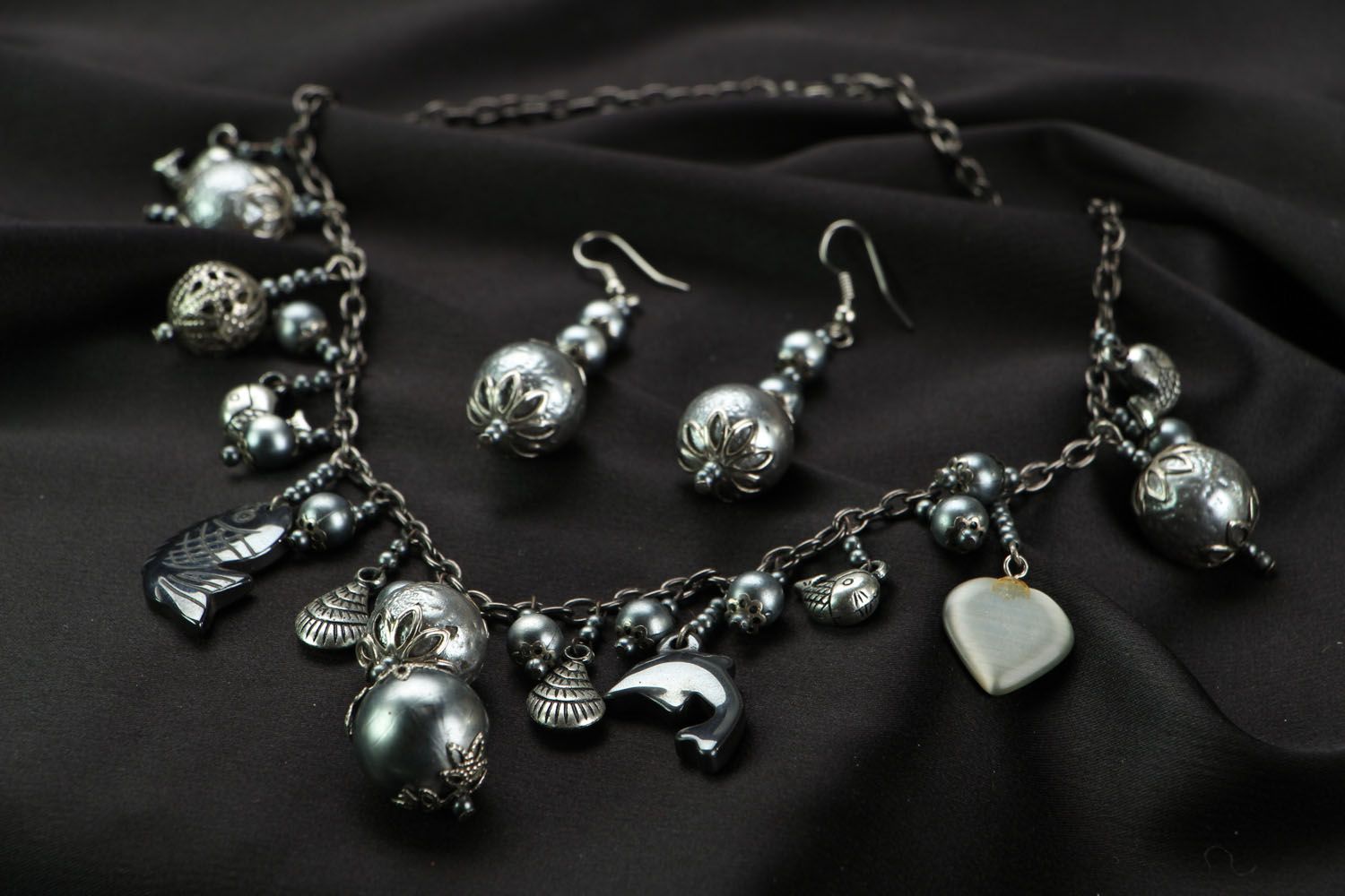 Necklace and earrings of metal color photo 3