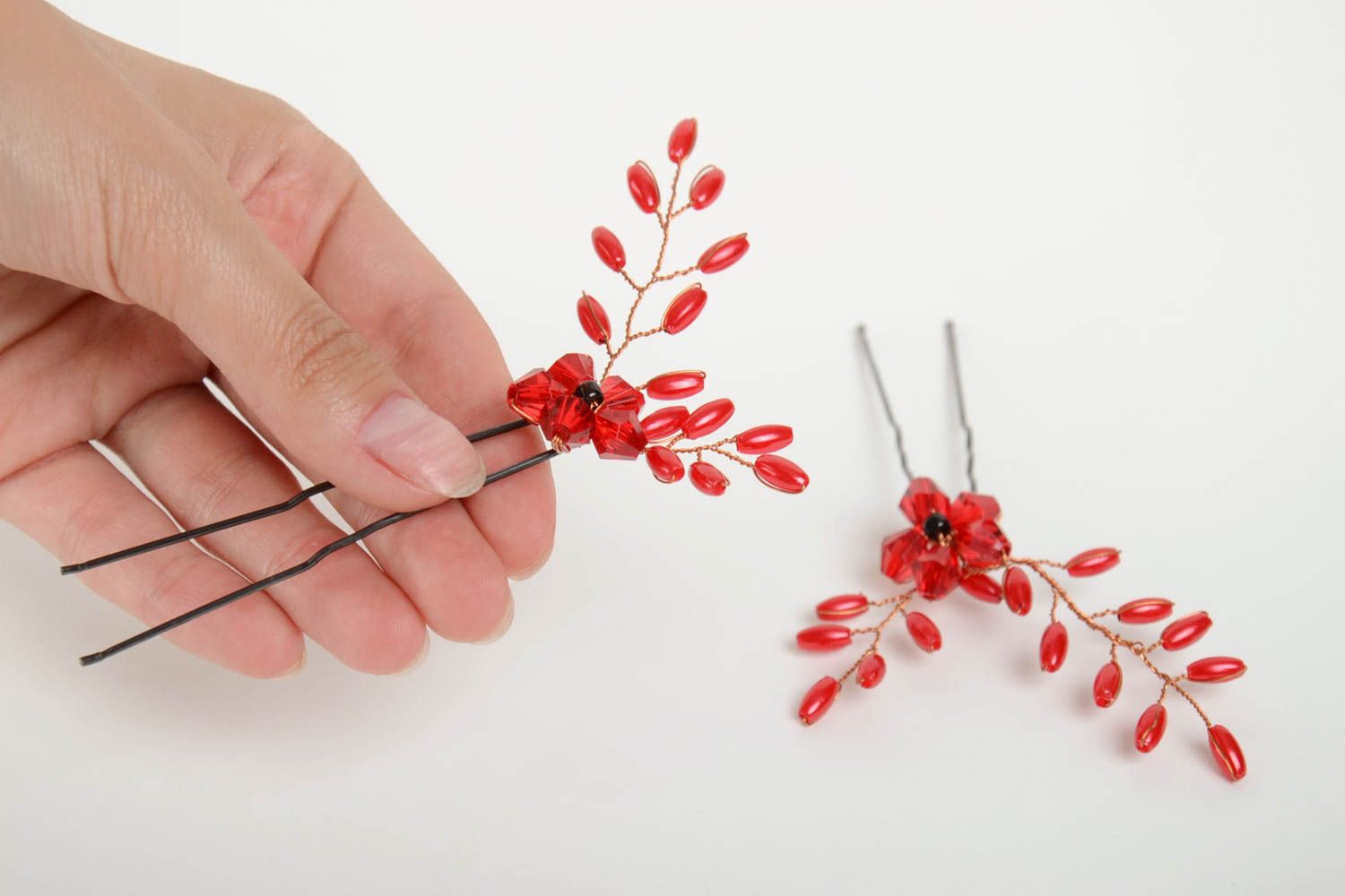 Украшения для волос шпильки ручной работы с бусинами набор из 2 штук красные фото 5