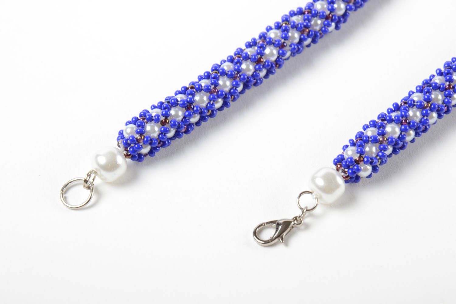 Collier bleu en perles de rocaille tchèques et perles plastiques fait main photo 4