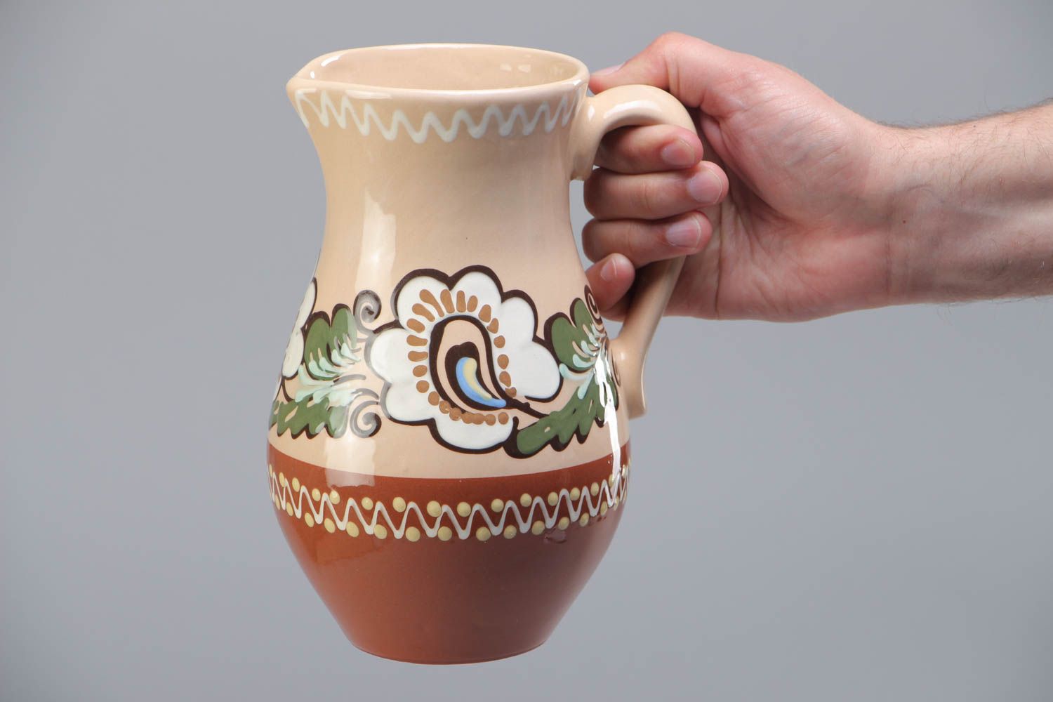 Originelle handgemachte keramische Kanne mit Henkel mit Bemalung im Ethno Stil  foto 5
