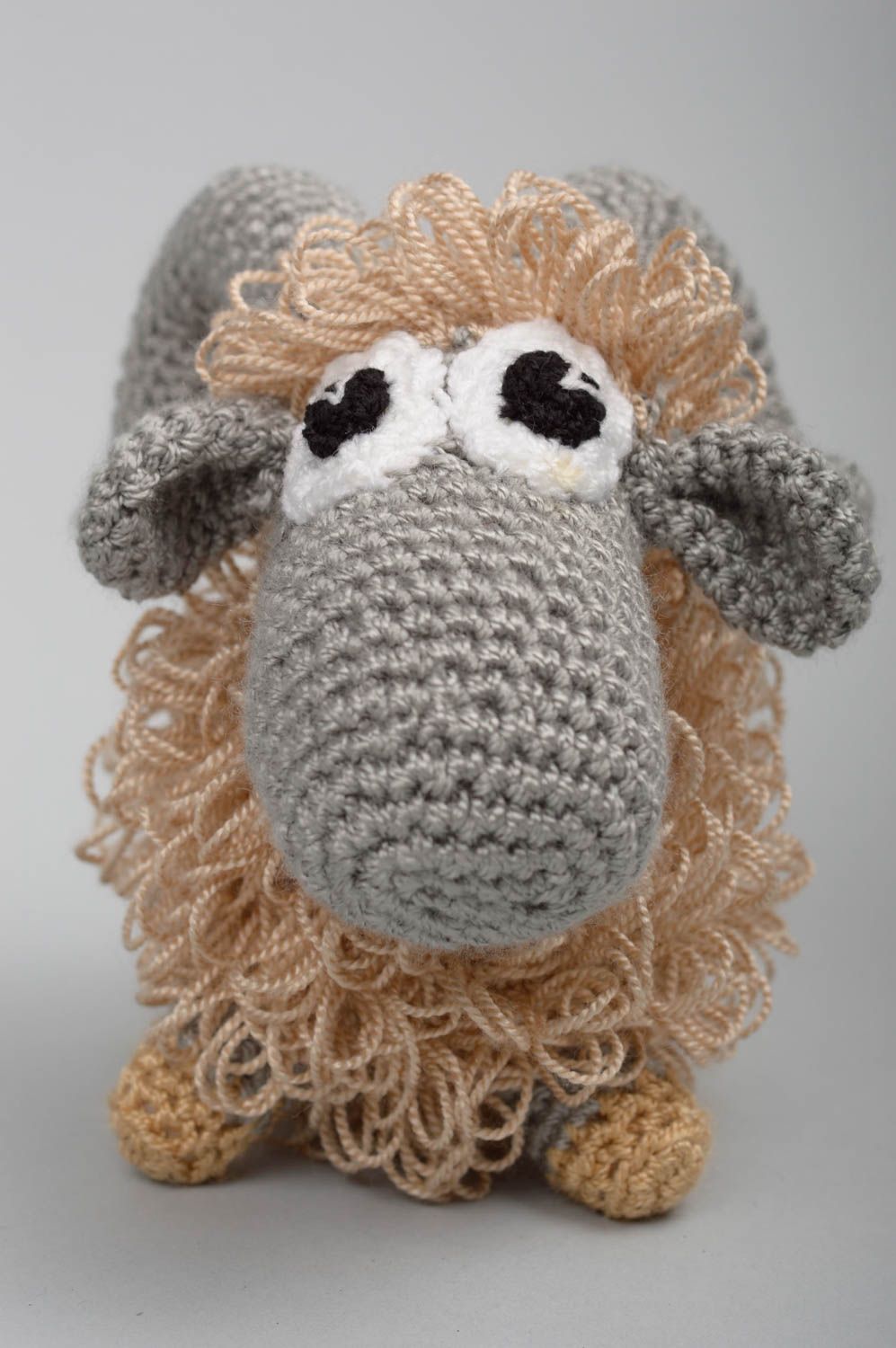 Jouet mouton Peluche faite main au crochet Cadeau enfant et décoration photo 2
