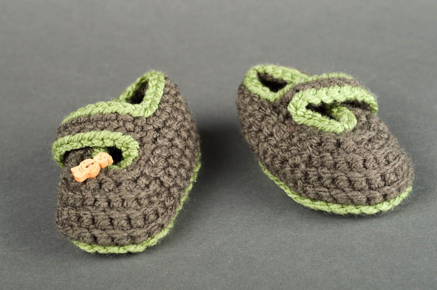 Zapatillas de bebé hechos a mano patucos tejidos regalo original grises foto 1