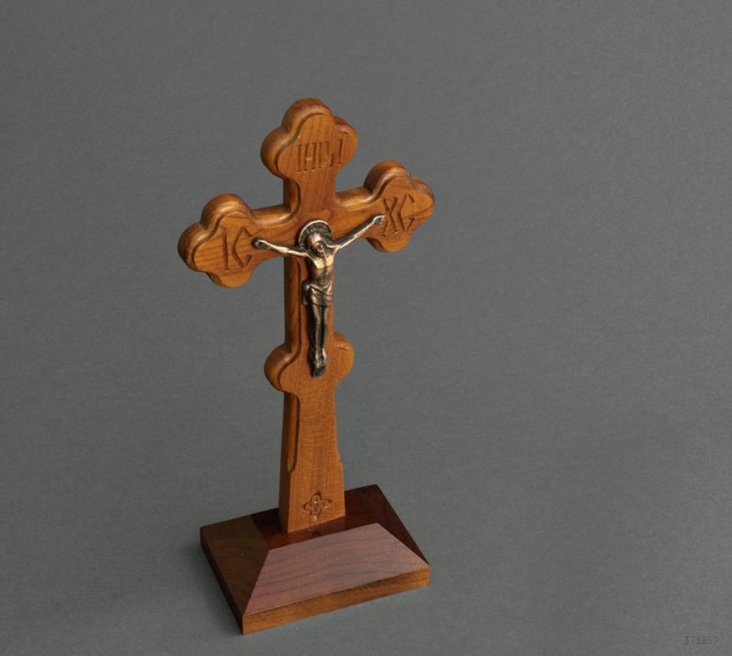 Orthodoxes Tischkruzifix aus Holz aus Holz foto 1