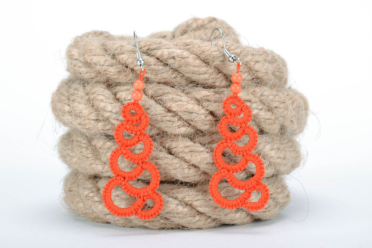 Coral earrings made from woven lace photo 3