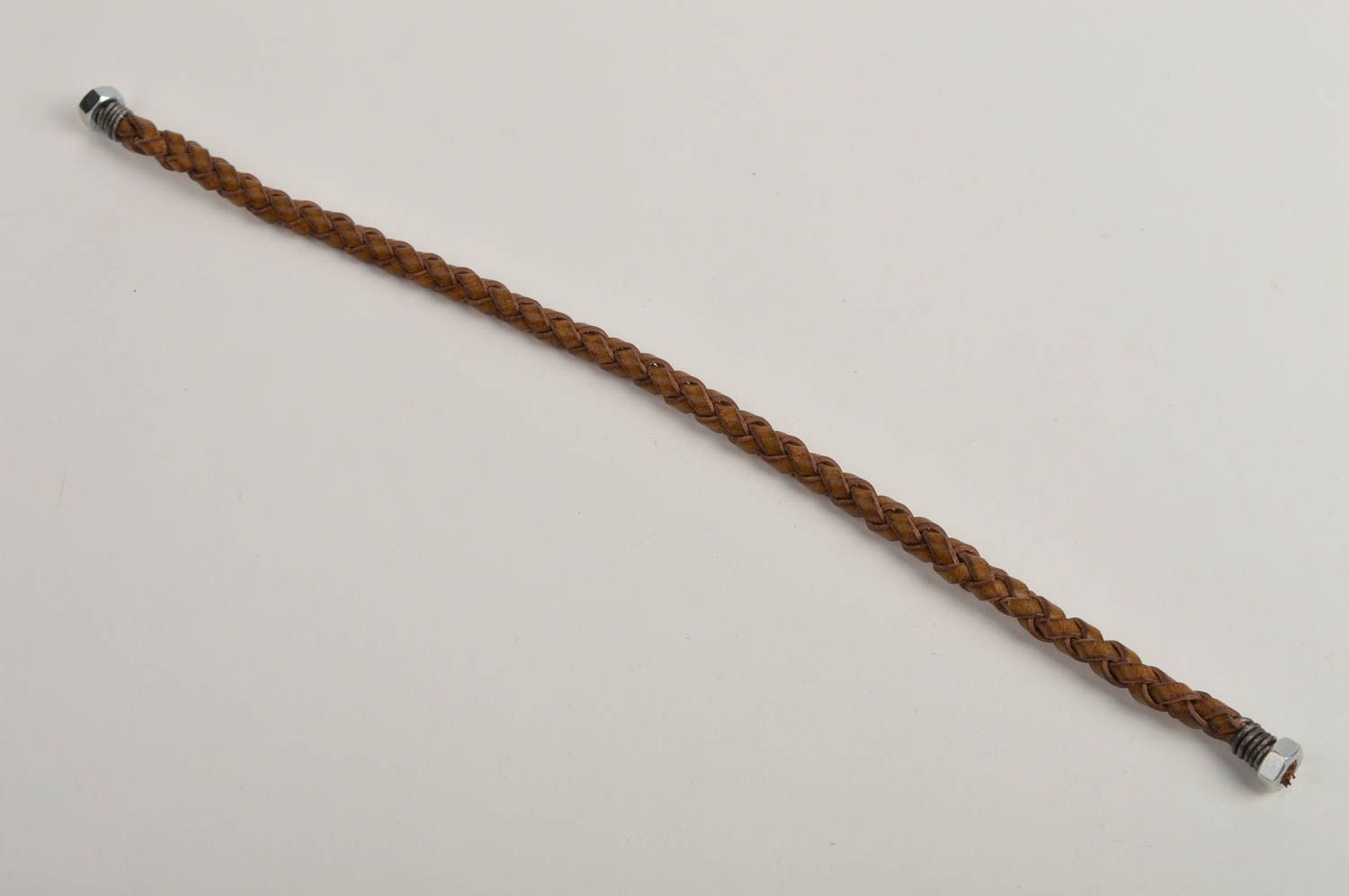 Браслет ручной работы браслет из кожи дизайнерское украшение плетеное косичкой фото 3
