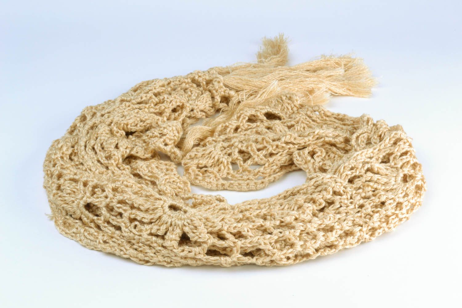 Écharpe féminine crochetée ajourée originale  photo 4