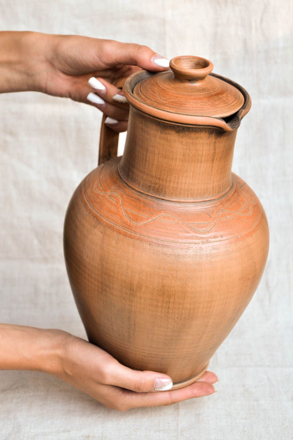 Large 130 oz ceramic pitcher in Greek style with handle and lid in terracotta style 3,6 lb photo 2