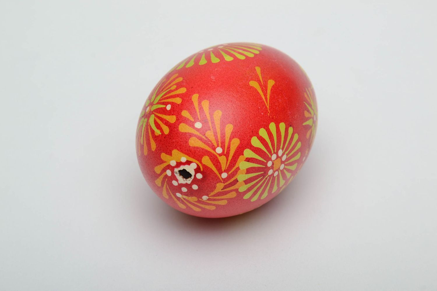 Painted egg in red color palette Lemkiv pysanka photo 4
