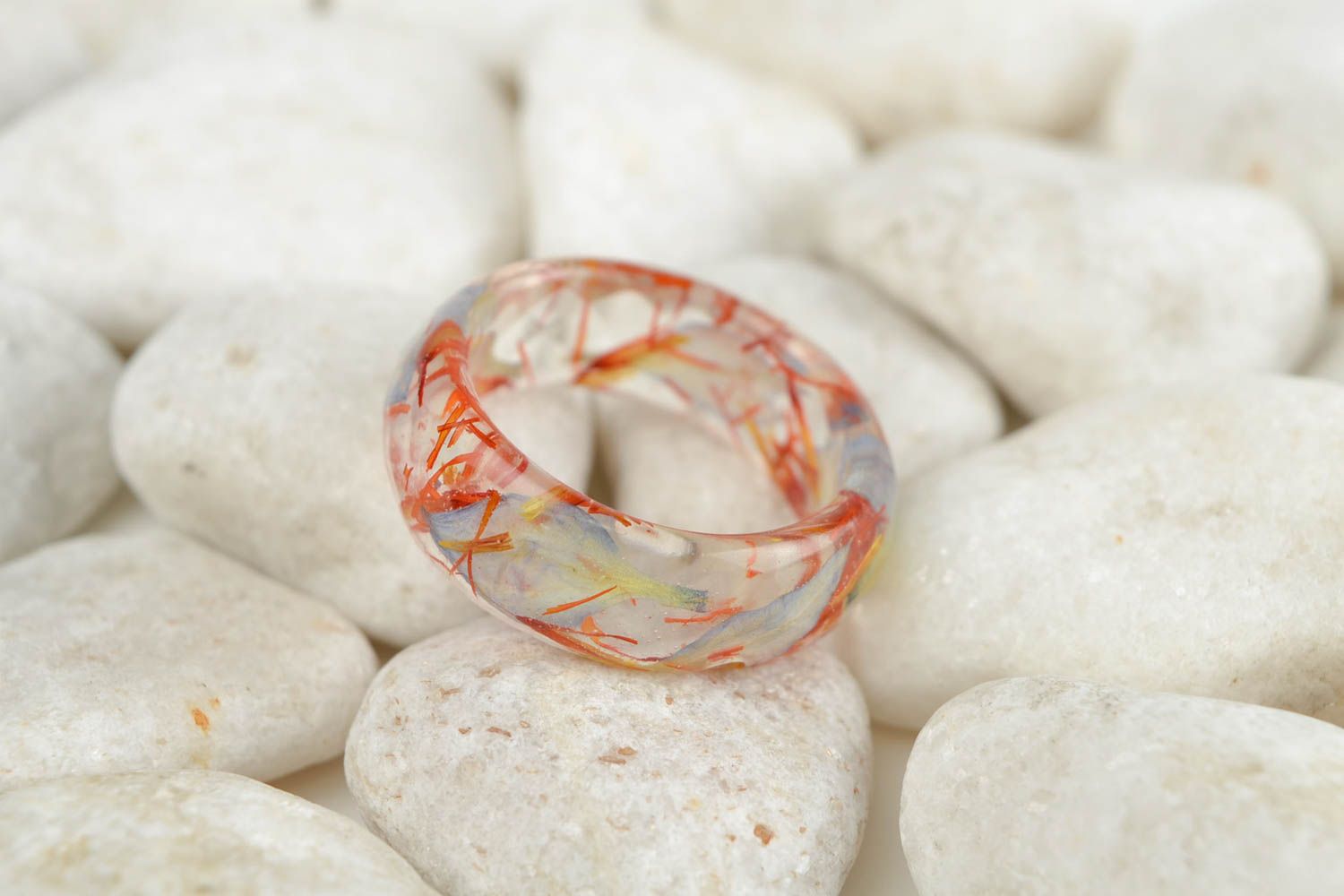 Кольцо с цветами женское кольцо ручной работы украшение из эпоксидной смолы фото 1