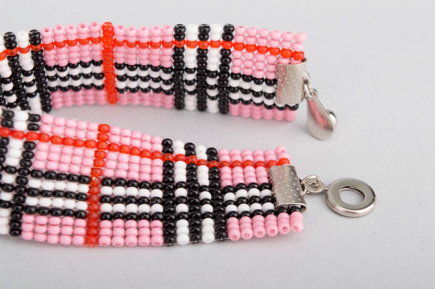 Beaded pink and black color line bracelet for girls  photo 4