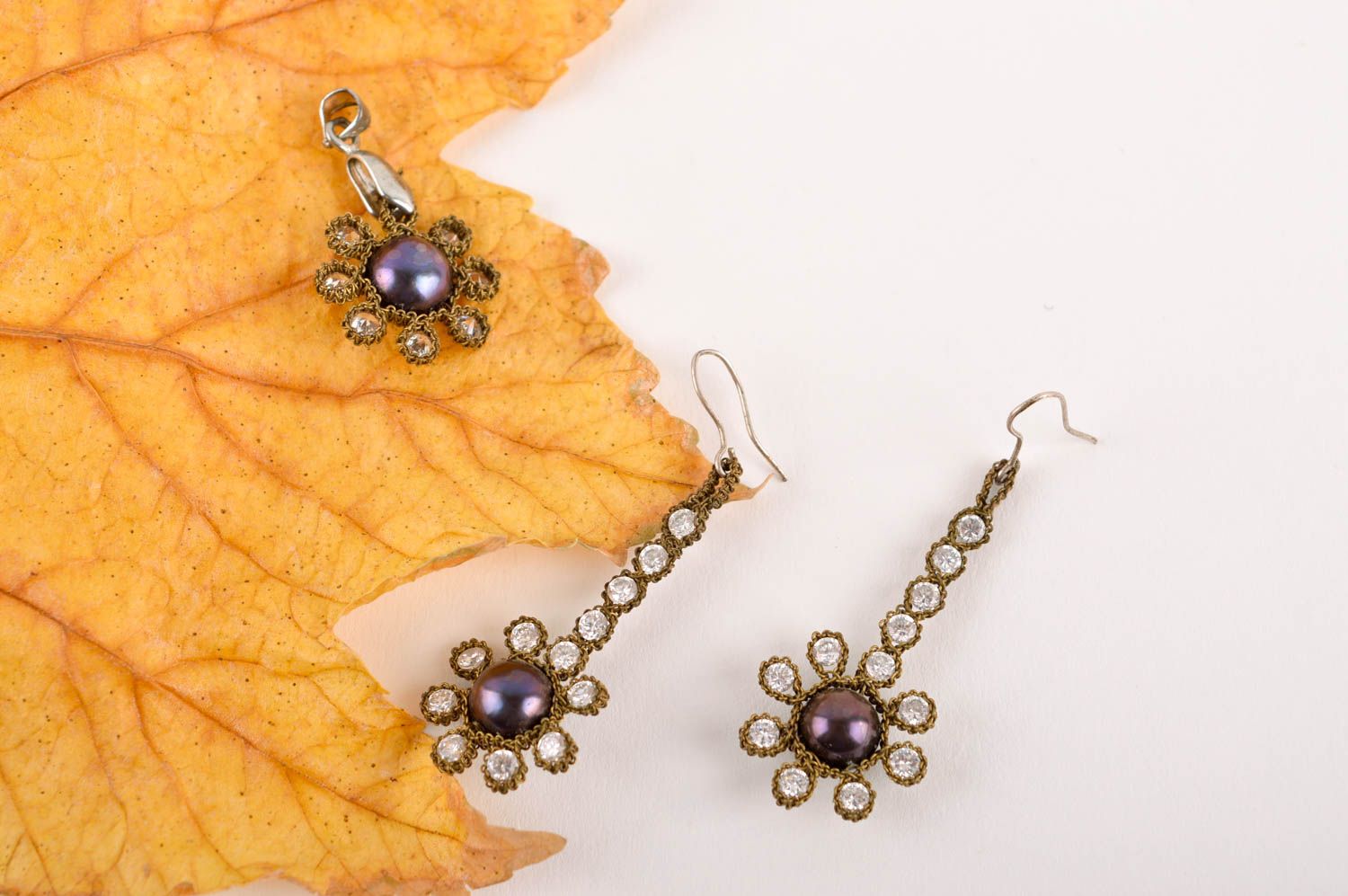 Handmade metal jewelry set metal earrings pendant necklace fashion trends photo 1