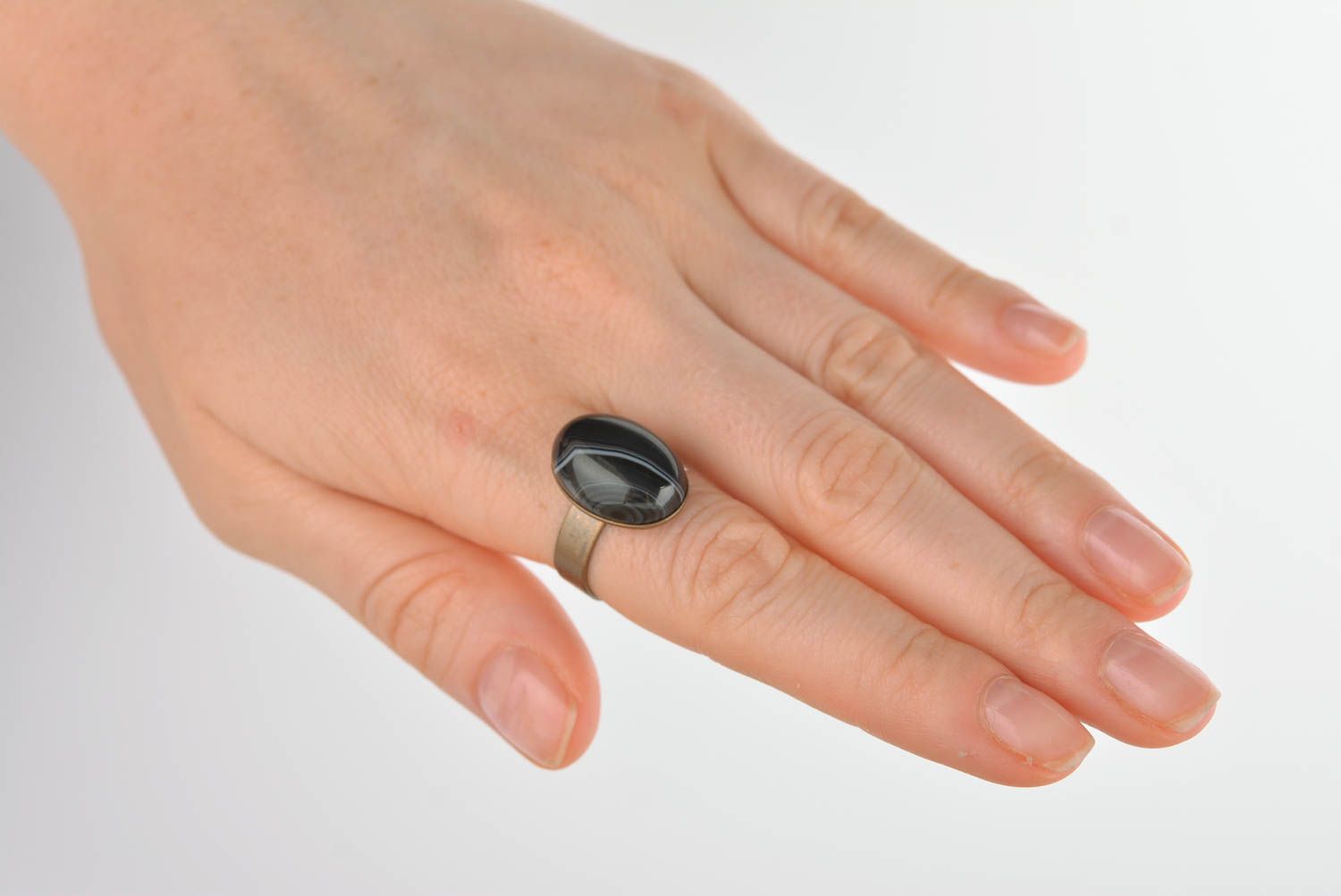 Красивое кольцо украшение ручной работы необычное кольцо с черным камнем фото 3