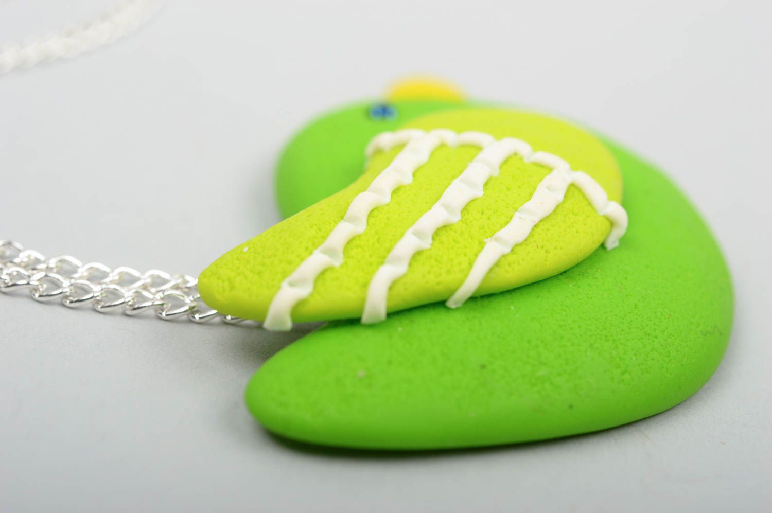 Handmade Anhänger Vogel Polymer Clay Schmuck Accessoire für Frauen grün foto 4