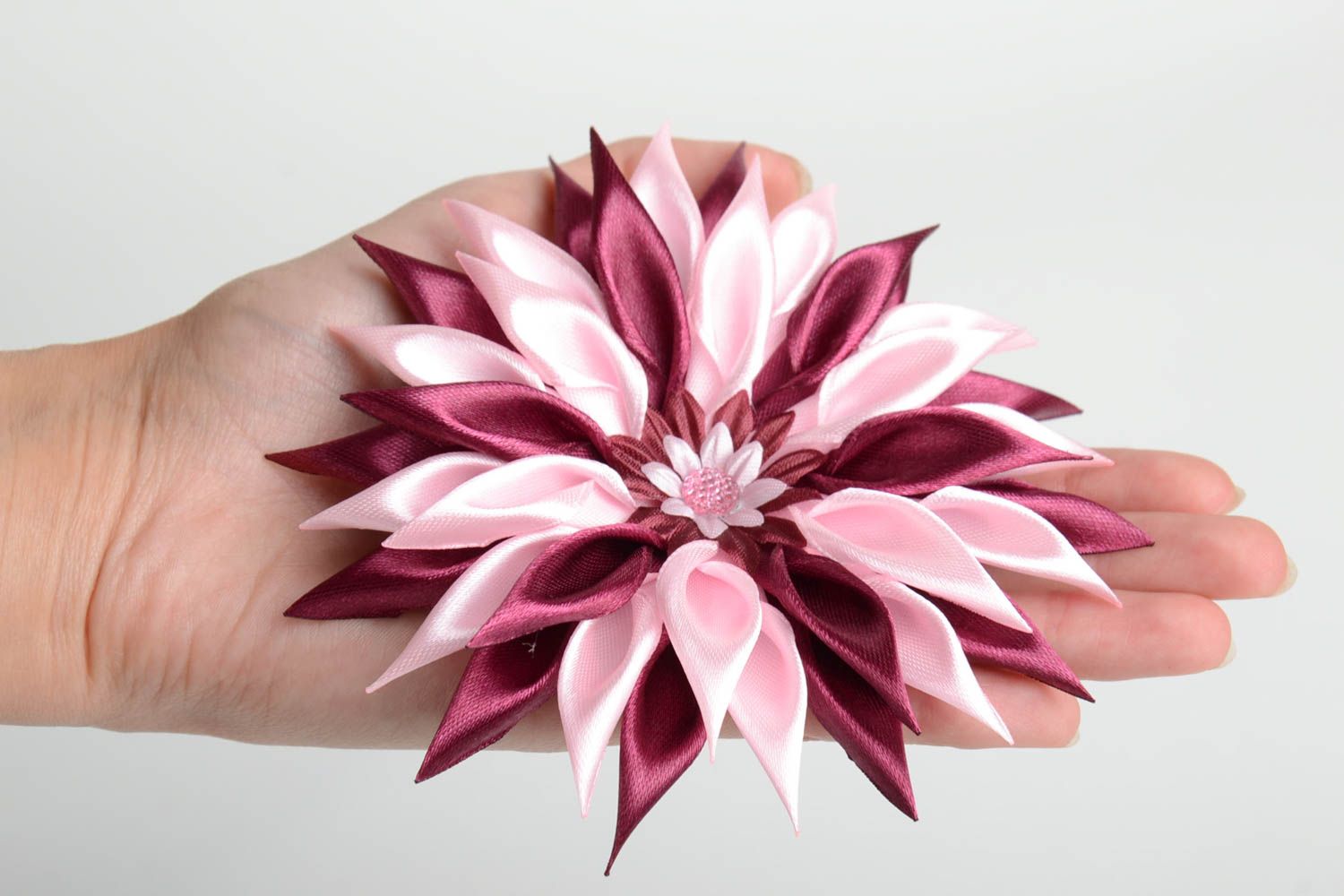 Цветок в технике канзаши бордовый с розовым большой заготовка ручной работы фото 5