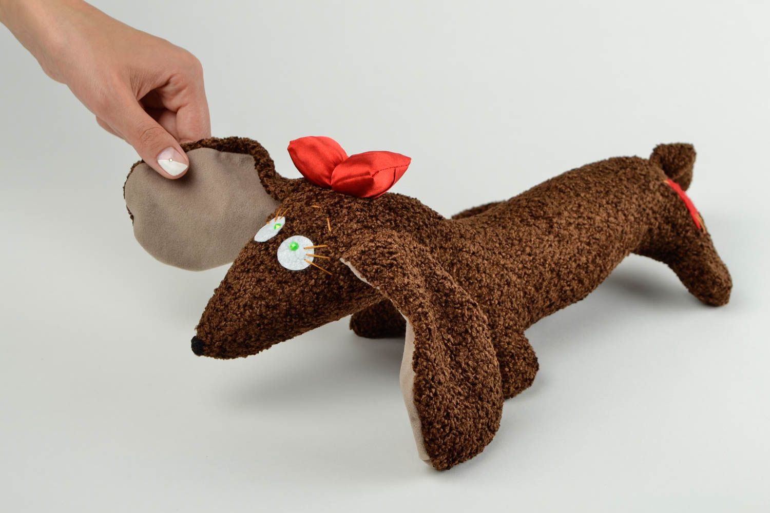 Игрушка ручной работы игрушка пес оригинальная игрушка в виде таксы с бантом фото 2