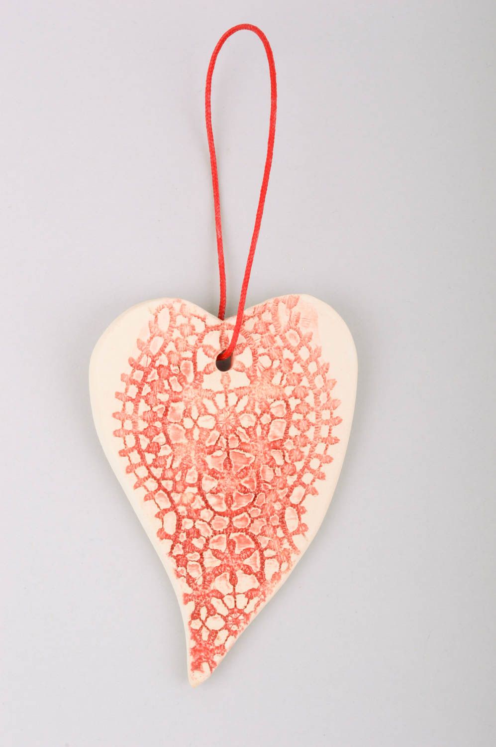 Панно на стену подарок ручной работы предмет декора из глины Красное сердце фото 1