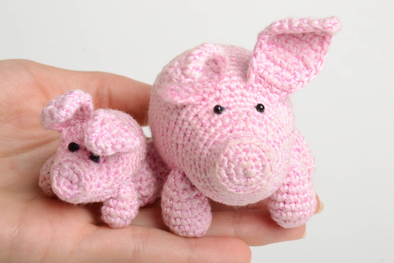 Peluches cochons faites main Jouets tricotés au crochet 2 pièces Cadeau enfant photo 5