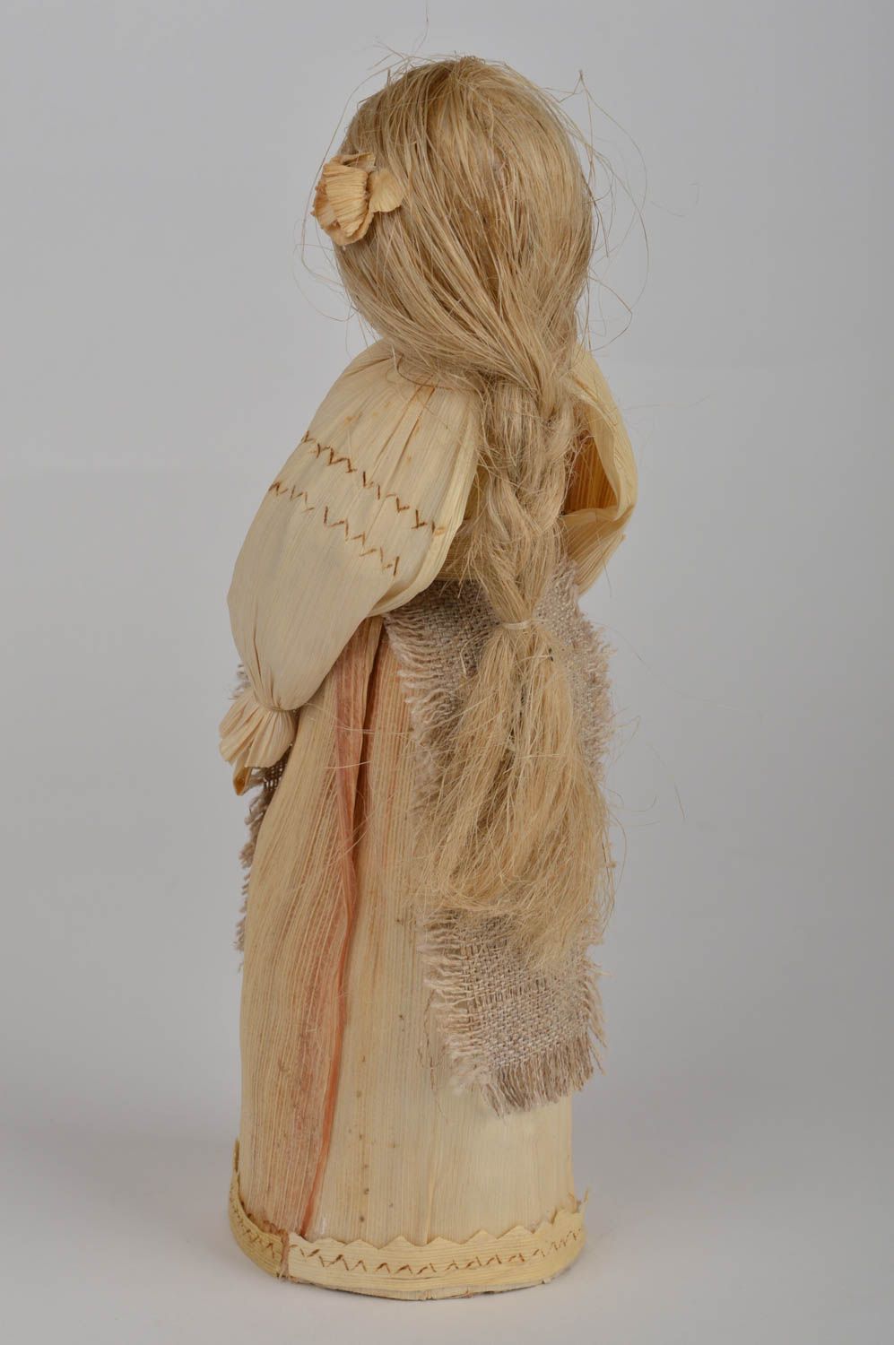 Handgemachte Statuette im Ethno Stil Mädchen mit Zopf aus Maisblättern öko rein foto 3