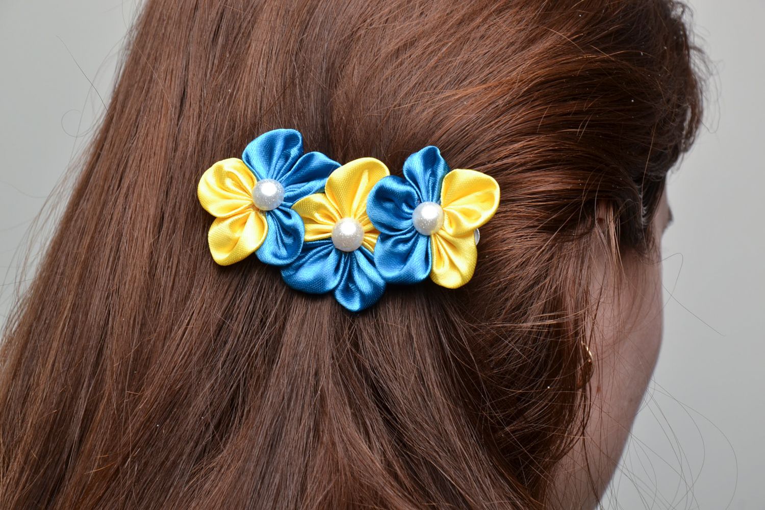 Barrette à cheveux fleurs en satin bleue et jaune originale faite main photo 5