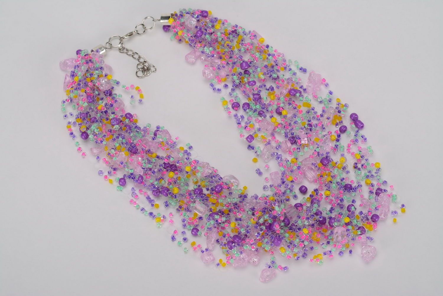 Airy-necklace made of beads photo 1